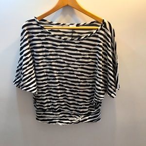 Abstract stripe top, black and white
